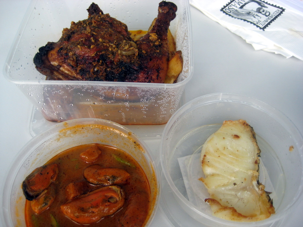 herb-chicken-pia-y-damaso herb-chicken-pia-y-damaso