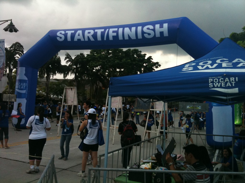 pocari sweat run 2011 finish line