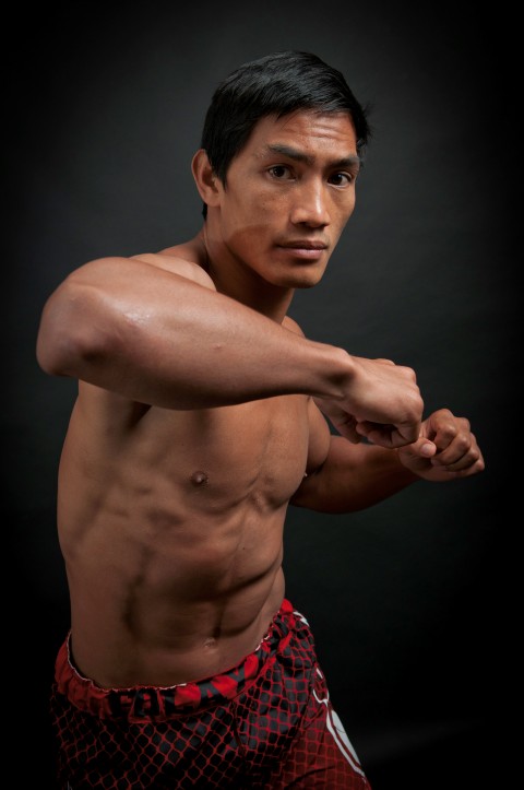 OneFC_Fighter_Profile-Eduard Folayang (Small)