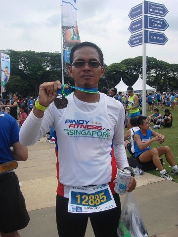 pinoy-fitness-singapore-marathon-2012 (1)