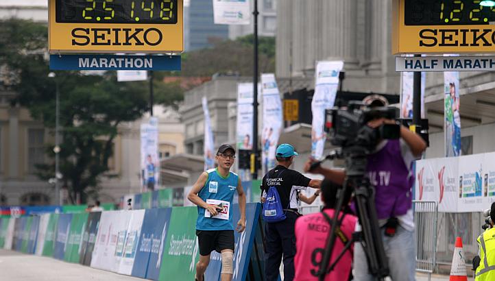 marathon-winner-short-cut-2013