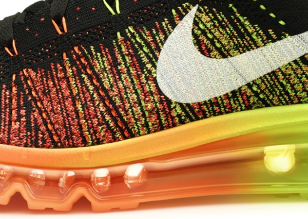 The Air Max airbag is highlighted by a two-color fade.
