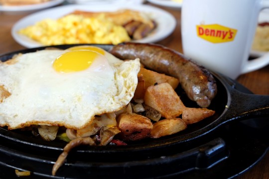 Dennys-Guam-Breakfast